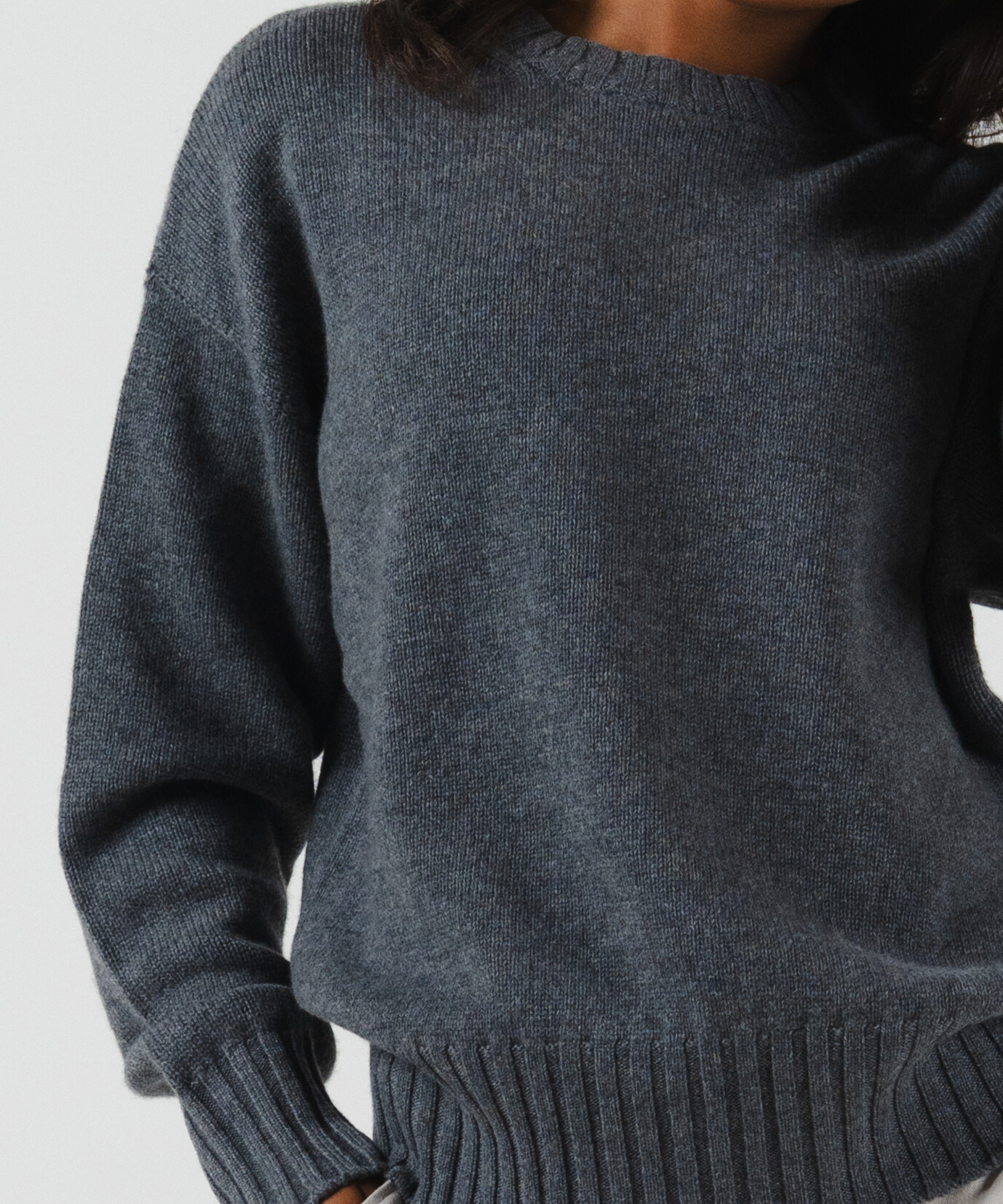 unisex crewneck charcoal grey merino wool cashmere Casa Nodale